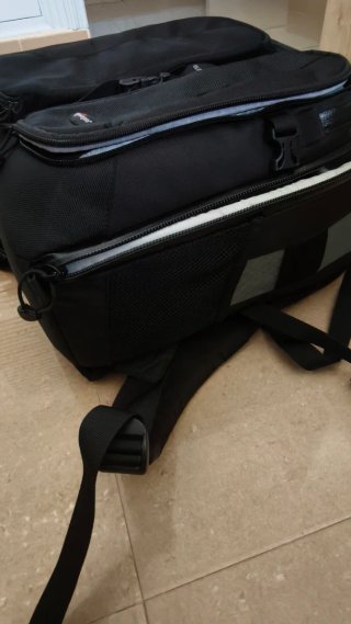 Mochila Lowepro AW