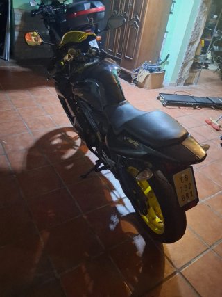 Yamaha TZR 50 Negra y Amarilla