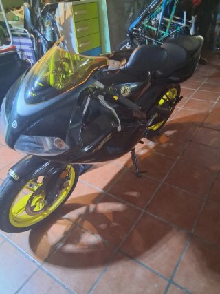 Yamaha TZR 50 Negra y Amarilla