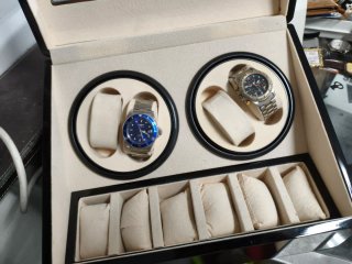 Caja giratoria para relojes