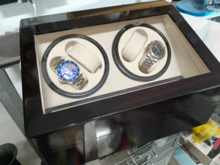 Caja giratoria para relojes
