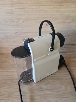 Cafetera Nespresso Krups Inissia XN1001