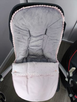 Saco de bebé rosa y gris