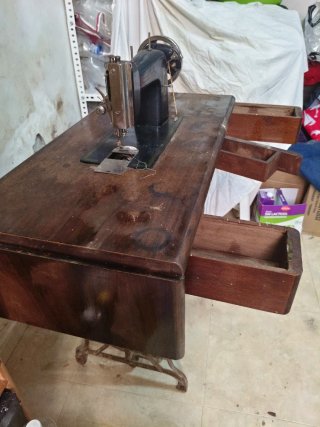 Máquina de coser Wertheim antigua