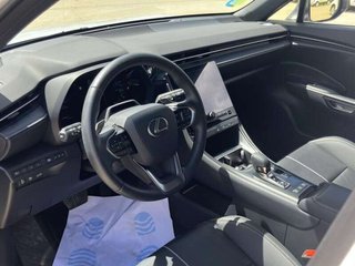 LEXUS lbx