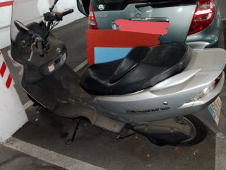 Suzuki Burgman 150 Maxi Scooter