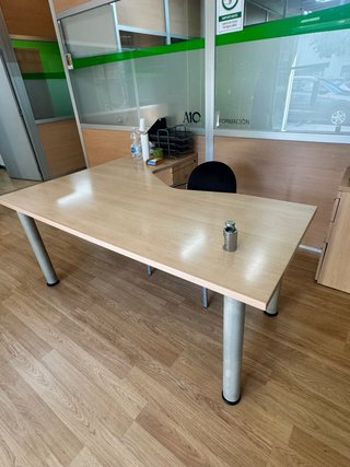 Mobiliario de academia madera y metal