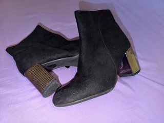 Botines negros tacón dorado