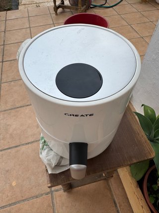 Freidora de aire CREATE blanca compacta