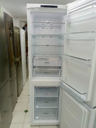 Nevera combi Whirlpool 200/60cm clase E con garant