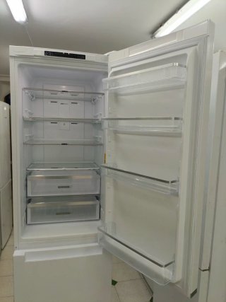 Nevera combi Whirlpool 200/60cm clase E con garant