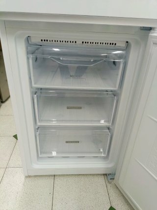 Nevera combi Whirlpool 200/60cm clase E con garant
