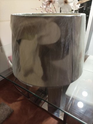 Pantalla lámpara motivos florales .