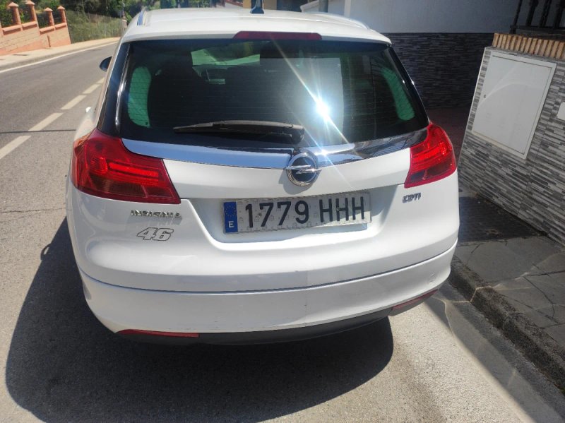 Opel Insignia 2011 - foto 1