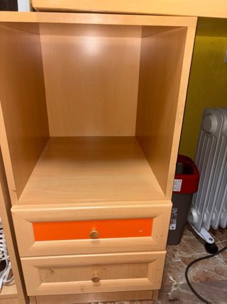 Mesa de madera para rincón