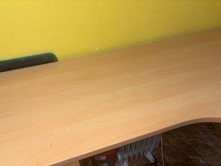 Mesa de madera para rincón