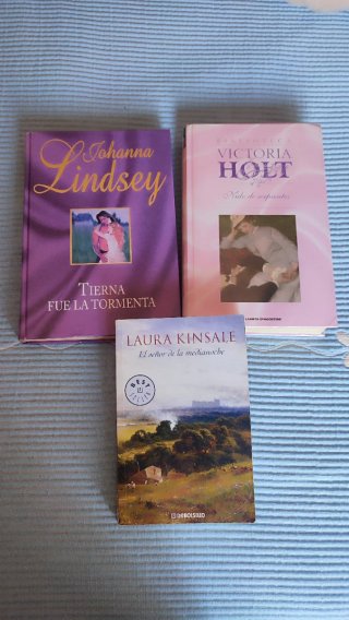 Lote tres libros de novela romántica