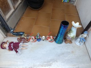 Lote muñeca de porcelana y más cosas