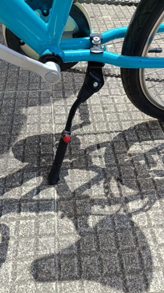 Bicicleta infantil azul 20 pulgadas y patinete