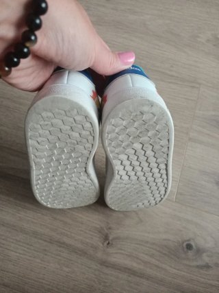 Adidas arcoíris talla 26
