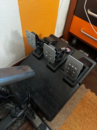 Playseat + Volante Thrustmaster T248