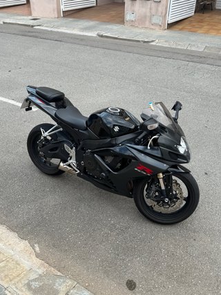 Suzuki GSXR 600 K7 Negra