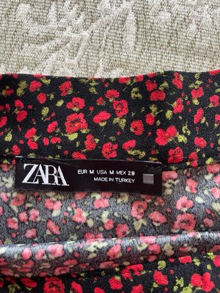 Falda Zara flores M