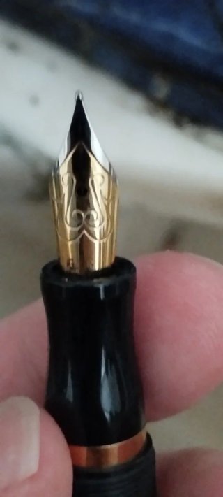 Pluma estilográfica vintage azul y dorada