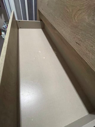 Mueble de baño con lavabo de madera y cerámica