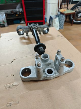 Tija superior BMW F650GS