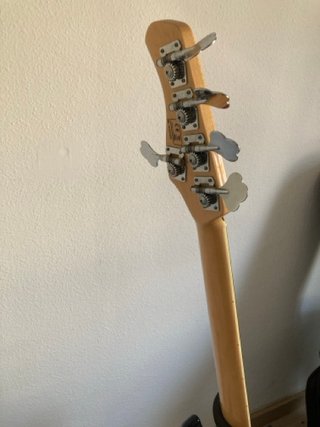 Bajo Marcus Miller V7 Alder 5 Fretless Negro