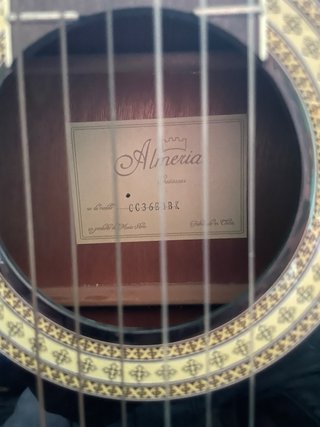 Guitarra Electroacústica Almeria cuerdas de Nylon