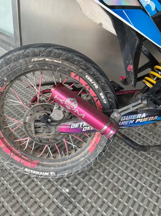 Moto Derbi Supermotard 49cc Azul/Rosa y rieju 3000