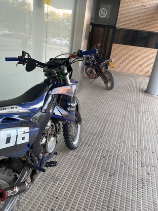 Moto Derbi Supermotard 49cc Azul/Rosa y rieju 3000
