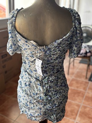 Vestido mini ajustado floral Stradivarius