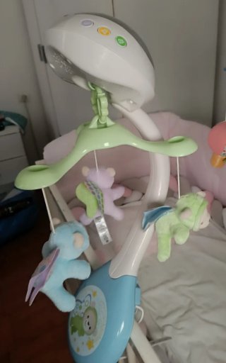 Móvil musical para cuna