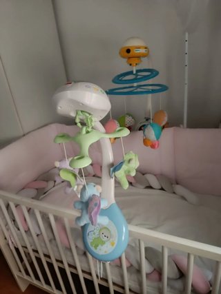 Móvil musical para cuna