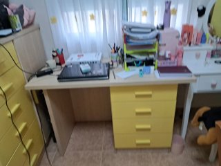 Escritorio madera y plástico