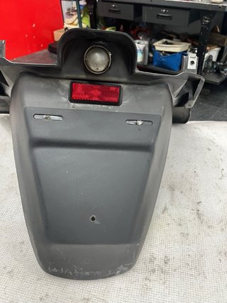 Portamatrículas Suzuki Burgman 125 (02-06)
