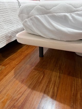 Base de cama con colchón