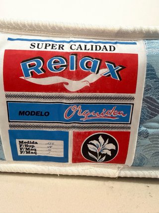 Base de cama con colchón