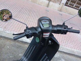 Daelim Besbi 125 Scooter Negra