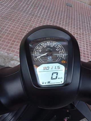 Daelim Besbi 125 Scooter Negra