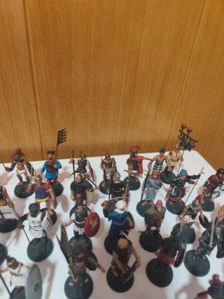 77 Figuras de plomo INFANTERIA y CABALLERIA