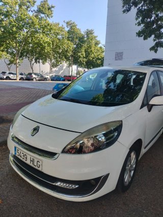 Renault Grand Scenic 2012