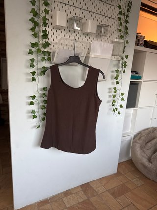 Camiseta tirantes marrón