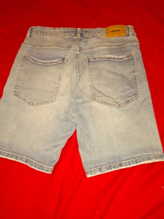 Pantalón vaquero Bershka desgastado