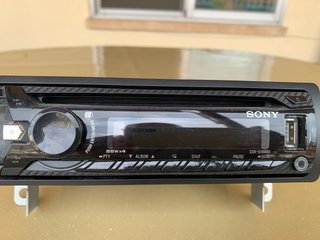 Radio CD SONY CDX-G1000U USB. 55W X 4 canales