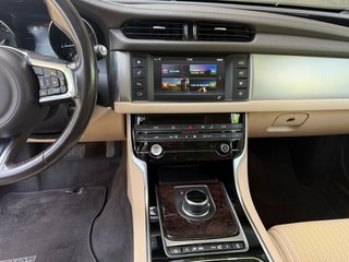 Jaguar XF 2.0D  Prestige Auto 4WD 240cv