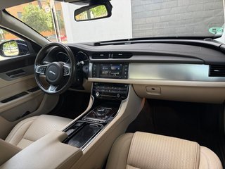 Jaguar XF 2.0D  Prestige Auto 4WD 240cv